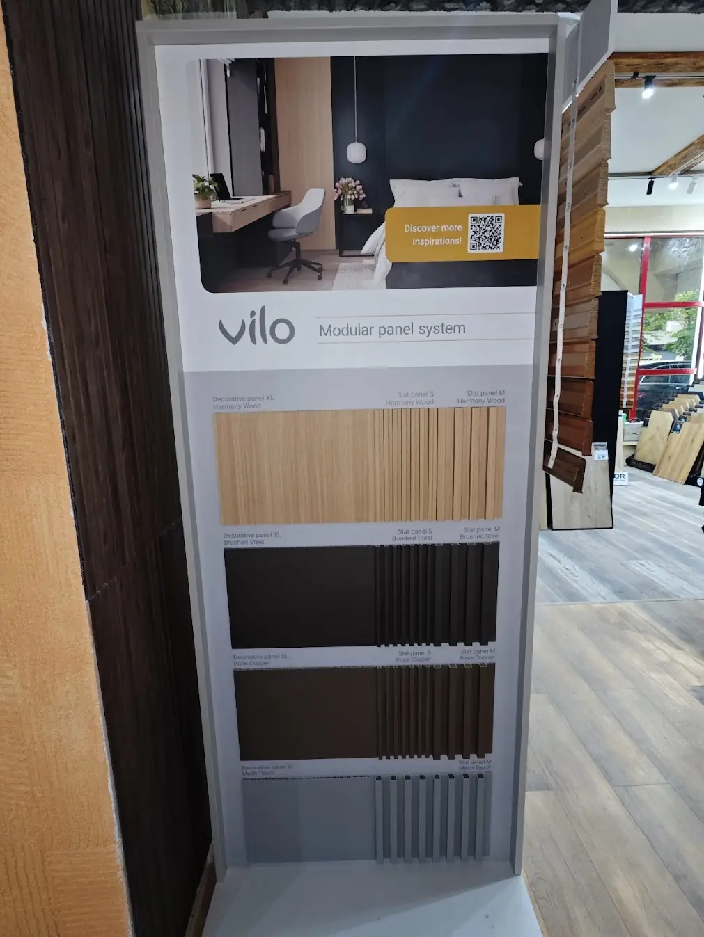Vilo стенд с мостри на стенни и подови панели